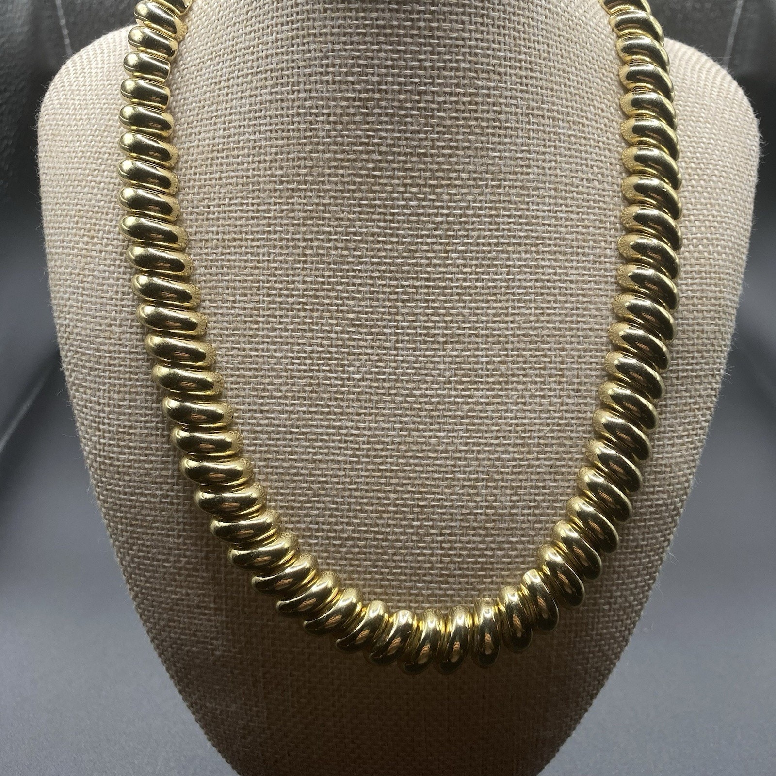Jny Jones New York Gold Tone Chunky Link Necklace 20$